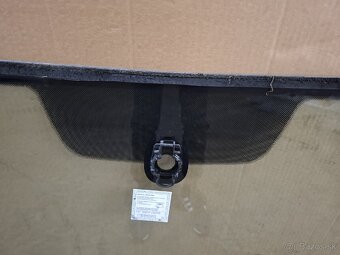 čelné sklo Passat B8, lišty, senzor - 8