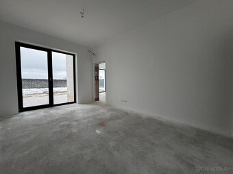 5i dom | pozemok 417m2 | 2x parking - 8