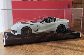 Ferrari 812 CompetizioneA | MR Collection 1/18 - 8