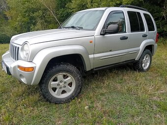 Predám Jeep Cherokee KJ - 8
