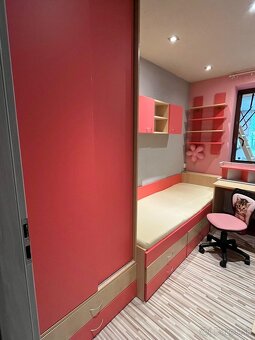 Dievčenská zostava - 8