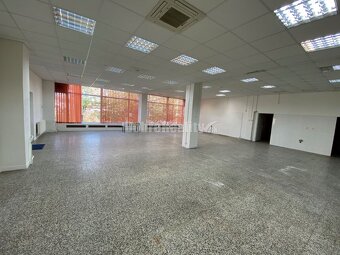 Veľké obchodno-komerčné priestory na prenájom vo frekventova - 8