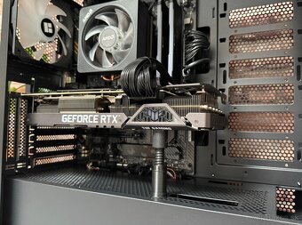 Ryzen 5 5600X\16GB\RTX 3080\SSD\750W Zdroj - 8