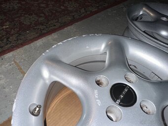 Borbet R15 4x100 7J ET35 - 8