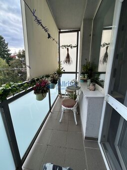Veľkometrážny kompletne zrekonštruovaný 2-izbový byt s balkó - 8
