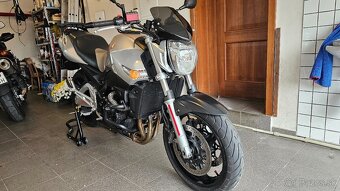 Suzuki GSR 600 - 8