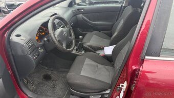 Toyota Avensis 1.6 - 8