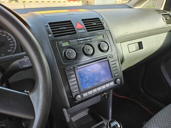 Volkswagen Touran - 8