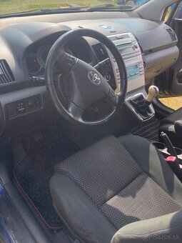 toyota corolla verso - 8