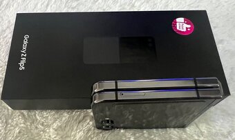 Samsung Galaxy Z Flip5 RAM 8GB/512GB RAM - 8
