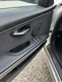 BMW E91 330d 2006 - 8