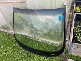 Predám čelné sklá do leon1, golf 5 passat B6, škoda octavia2 - 8