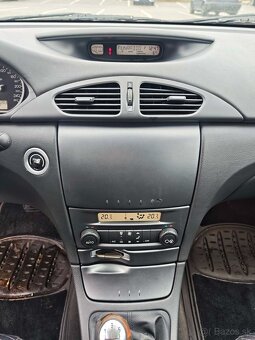 Renault Laguna Grandtour - 8