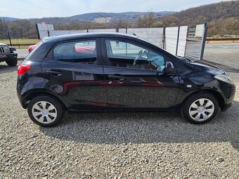 MAZDA 2 1.4i 82000km - 8