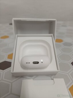 AirPods 4 s ANC - 8