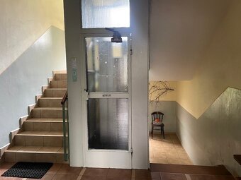 Lukratívny 3,5i byt -balkón a lodžia v centre Brezna -82 m2 - 8