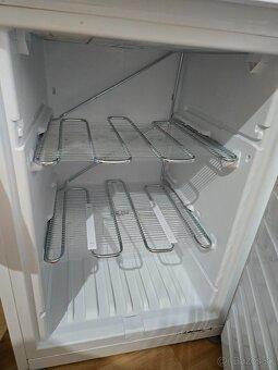 Chladnicka s mraznickpu Whirpool - 8