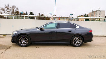 BMW 520d mHEV G60 A/T 145kW 4/2025 len 17000km TOP STAV - 8