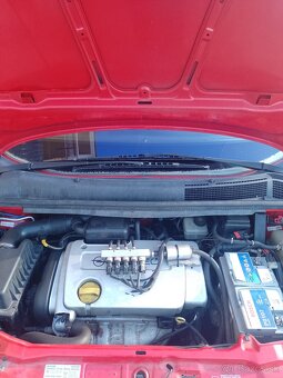 Opel Zafira  1,6 benzín +LPG r2005 - 8