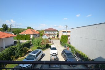 EXKLUZÍVNE-NA PREDAJ 2-generačný rodinný dom v slepej ulici - 8