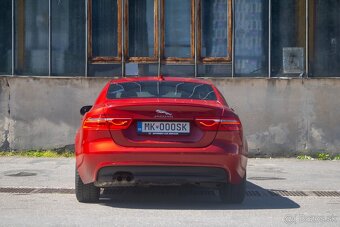 Jaguar XE - 8