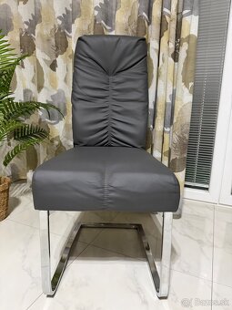 Jedálenské stoličky 3x - 8