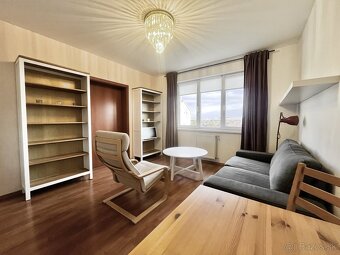 Prenajom - 3izb byt Svätoplukova ulica - 8