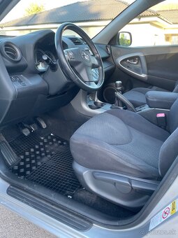 Toyota Rav4 - 8