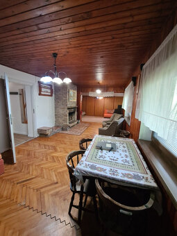 Zaujímavá pekná priestranná murovaná chata v prírode - 8