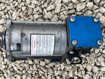 Predám kompresor AMK na vzduchový podvozok - 8