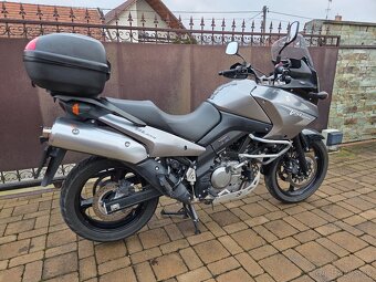 Suzuki V-Strom DL650 - 8