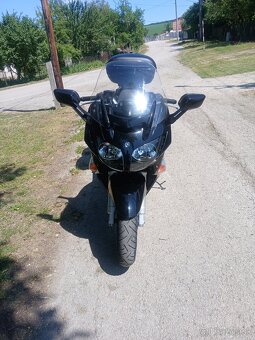 Yamaha FJR 1300 - 8