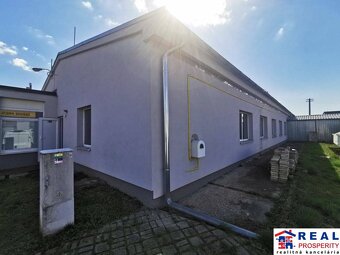 STROJNÍCKA: SKLAD 605 m2-naklad. rampa 164 m2, soc. záz., 4 - 8