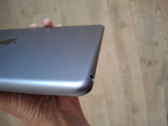 iPad 7 32GB TOP STAV - 8
