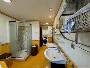 Dom v centre mesta s bazénom | Michalovce | Znížená cena - 8