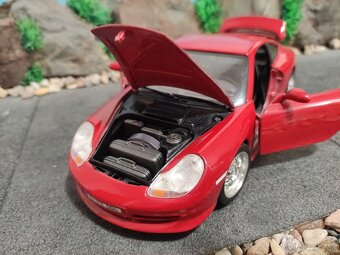 Prodám model 1:18 porsche 911 GT3 996 - 8