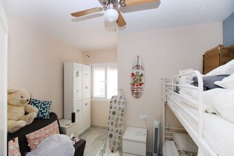Nádherný 2-izbový apartmán v Las Colinas de Calahonda - 8