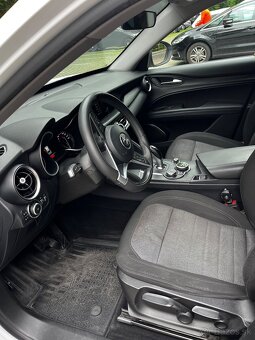 Alfa Romeo Stelvio 2018 - 8