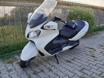 Suzuki Burgman 650 Executive - 8