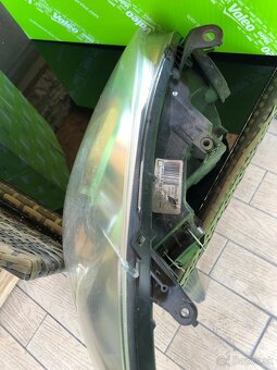 Svetla Toyota Corolla E 12 hachbak 2006 - 8