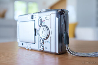 Canon PowerShot A80 - 8