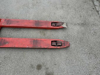 Ponúkam na predaj paletový vozík 2000 - 8