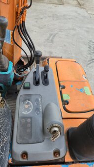 Na predaj: Hitachi EX20U – Minibager s mimoosovým kopaním - 8