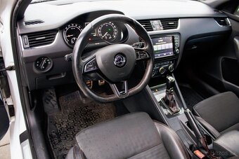 Škoda Octavia 2.0 TDI CR DPF RS DSG - 8