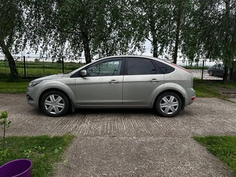 Ford Focus 1.8 benzín - 8