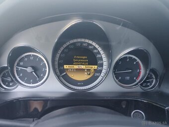 Mercedes E - 8