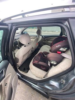 Predám Citroen C5 2.2 HDI - 8