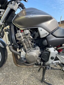 Honda Hornet 900 - 8