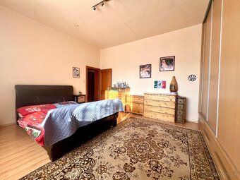 Dvojpodlažný rodinný dom s pivnicou v blízkosti centra mesta - 8