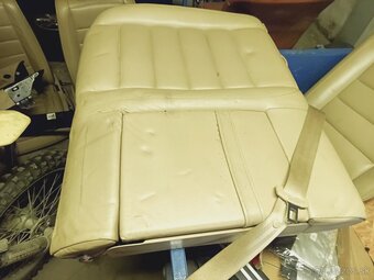 Béžove sedačky touareg 7l - 8